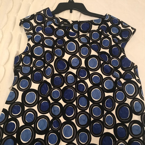 Dress - Picture 3 of 3